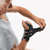 BORT Generation Handgelenkorth.rechts M blau - 1St